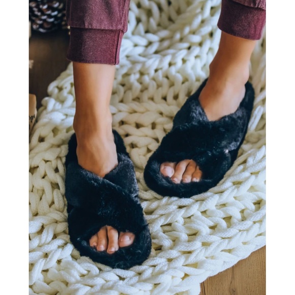 Shoes - Black faux fur slipper slides crisscross straps